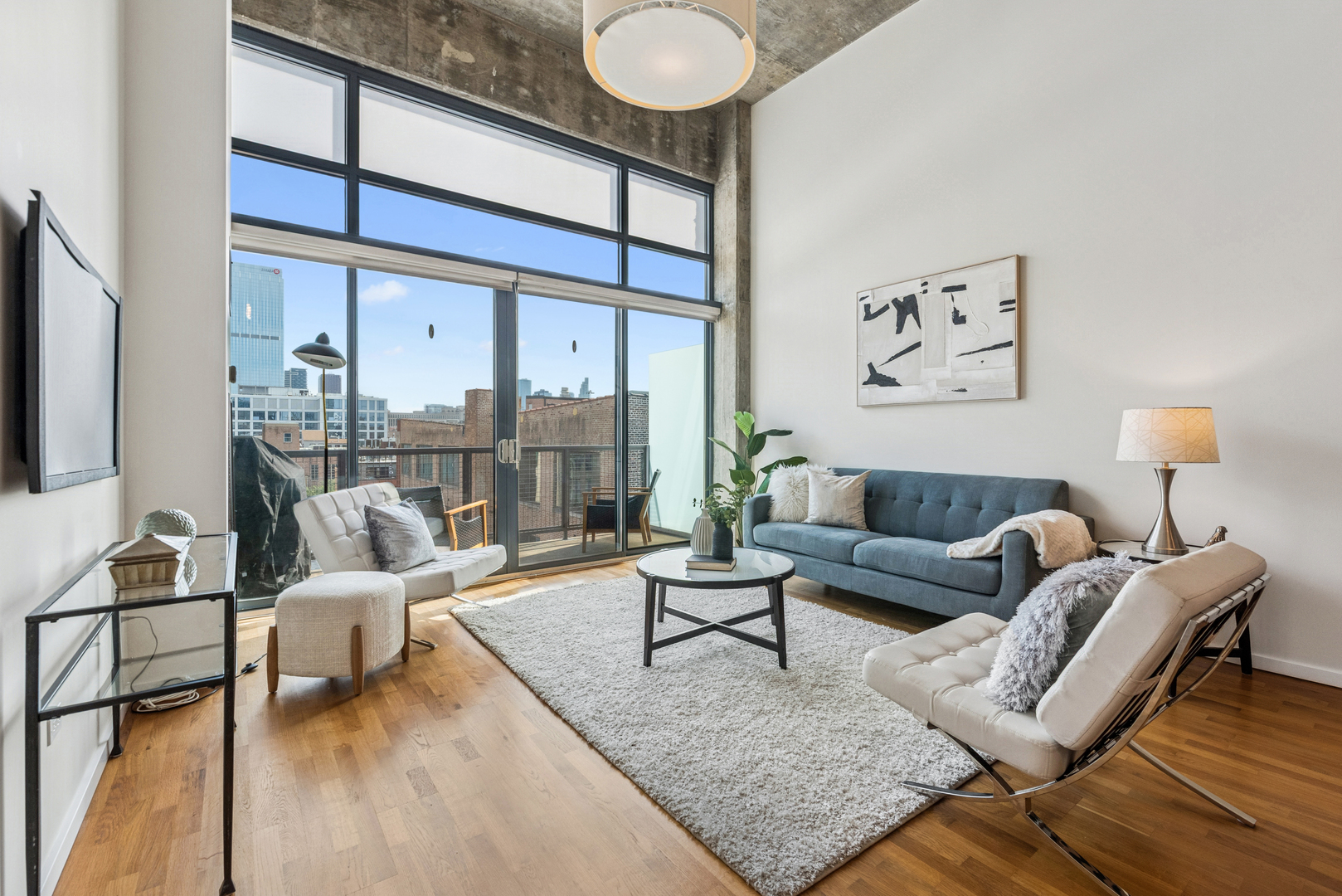321 S Sangamon Street 908
