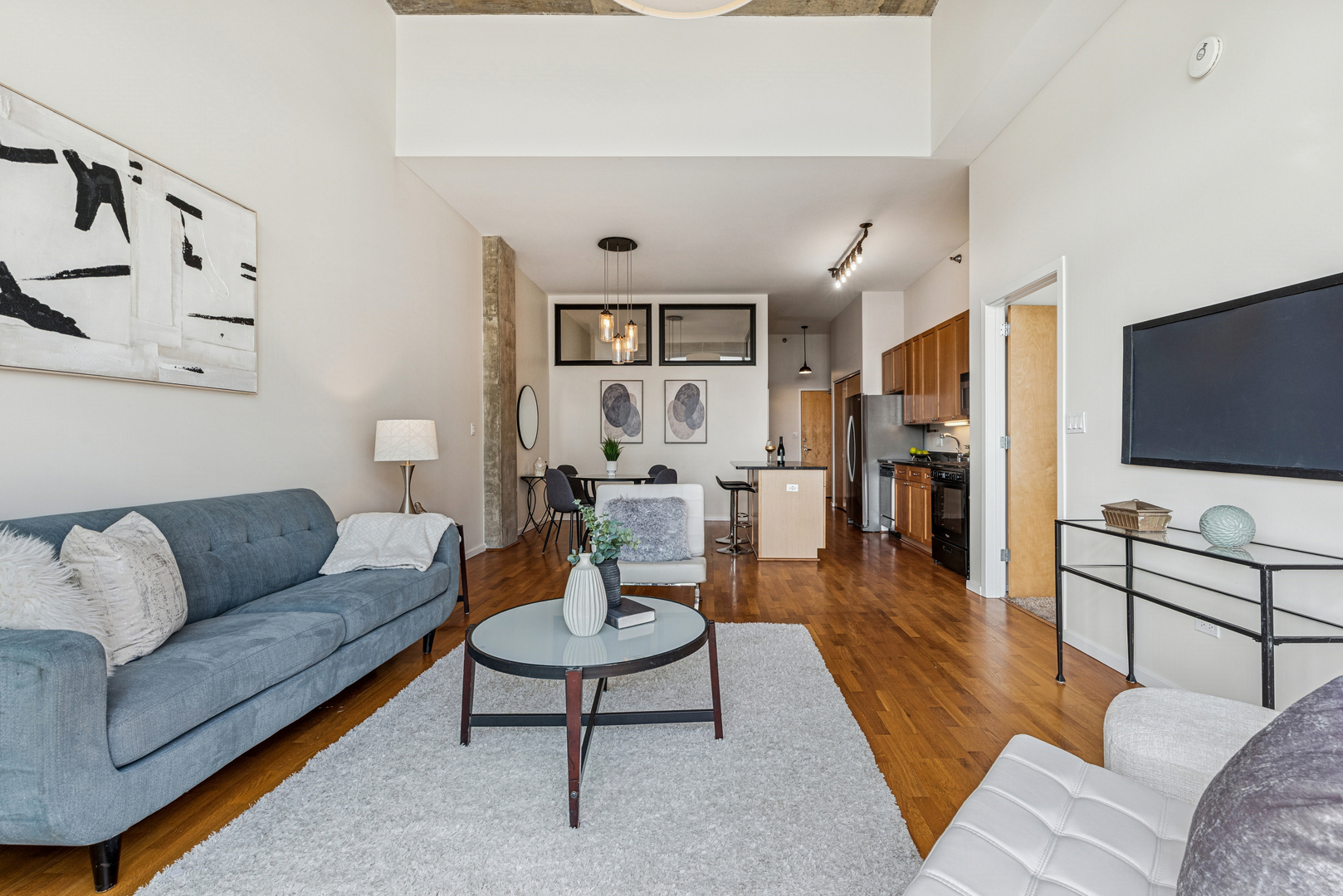 321 S Sangamon Street 908