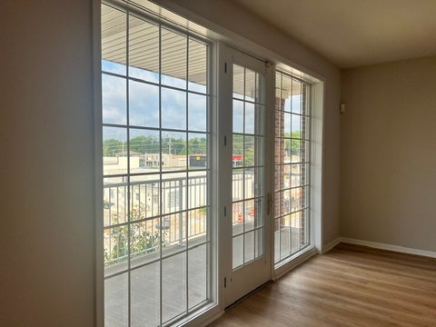 Tiny photo for 541 N Hough Street #305, Barrington, IL 60010 (MLS # 12743458)