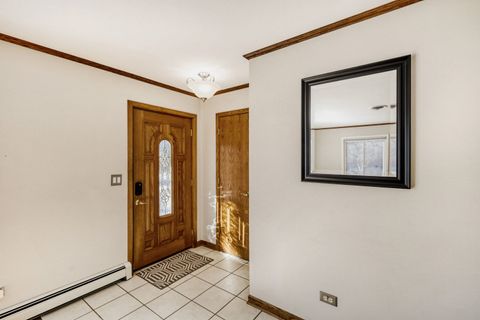 Tiny photo for 204 W Clarendon Street, Arlington Heights, IL 60004 (MLS # 12592213)