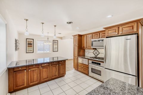 Tiny photo for 204 W Clarendon Street, Arlington Heights, IL 60004 (MLS # 12592213)