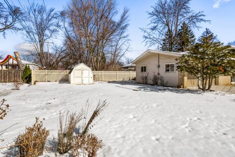 Tiny photo for 204 W Clarendon Street, Arlington Heights, IL 60004 (MLS # 12592213)