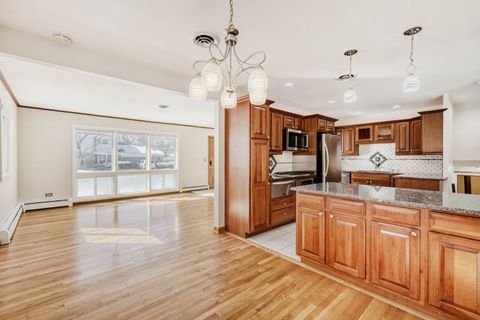 Tiny photo for 204 W Clarendon Street, Arlington Heights, IL 60004 (MLS # 12592213)