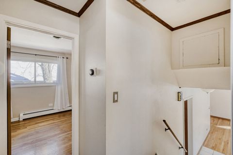 Tiny photo for 204 W Clarendon Street, Arlington Heights, IL 60004 (MLS # 12592213)