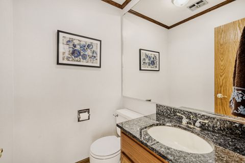 Tiny photo for 204 W Clarendon Street, Arlington Heights, IL 60004 (MLS # 12592213)