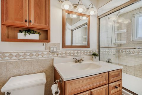 Tiny photo for 204 W Clarendon Street, Arlington Heights, IL 60004 (MLS # 12592213)