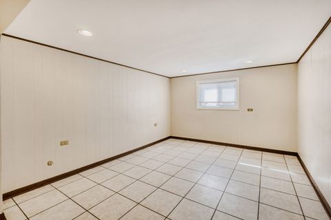 Tiny photo for 204 W Clarendon Street, Arlington Heights, IL 60004 (MLS # 12592213)