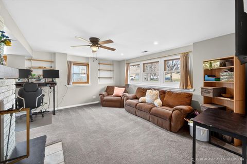 Tiny photo for 1214 Jill Peak Drive, Sleepy Hollow, IL 60118 (MLS # 12603026)