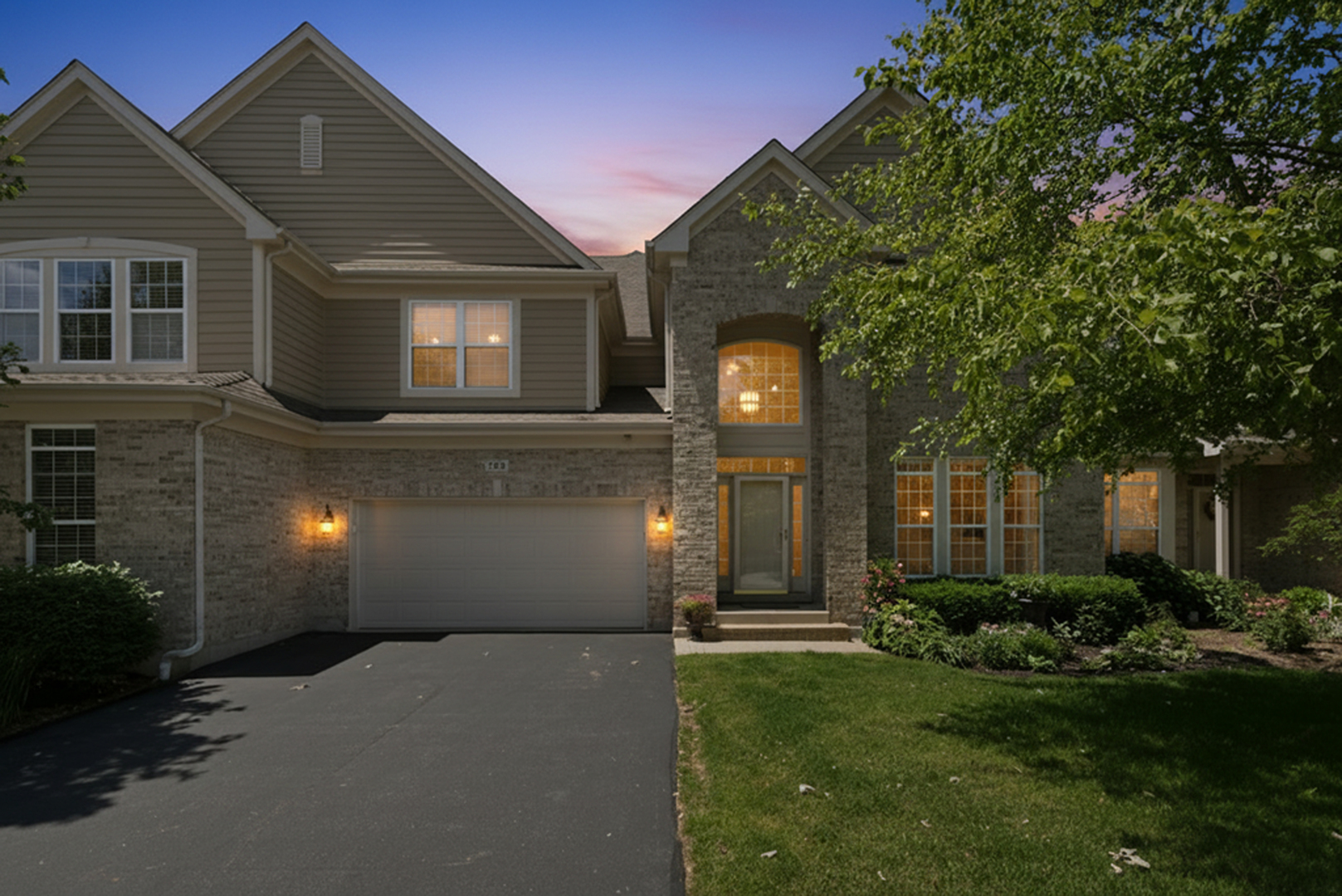703 FIELDSTONE Court