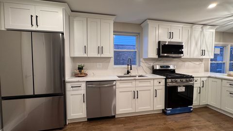 Tiny photo for 8943 S Ridgeland Avenue, Chicago, IL 60617 (MLS # 12520001)