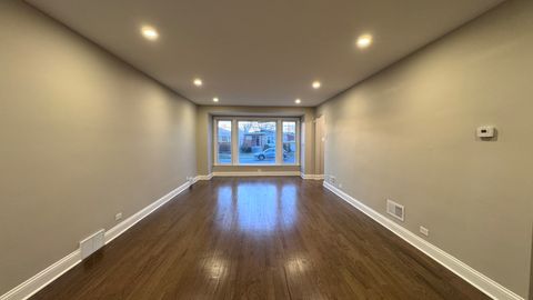 Tiny photo for 8943 S Ridgeland Avenue, Chicago, IL 60617 (MLS # 12520001)