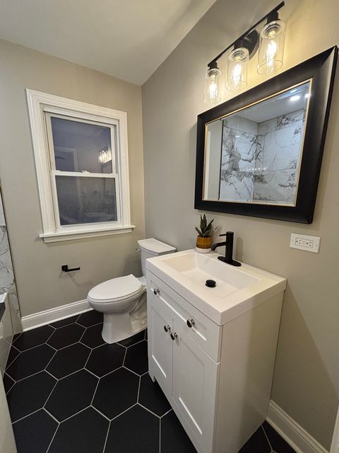 Tiny photo for 8943 S Ridgeland Avenue, Chicago, IL 60617 (MLS # 12520001)