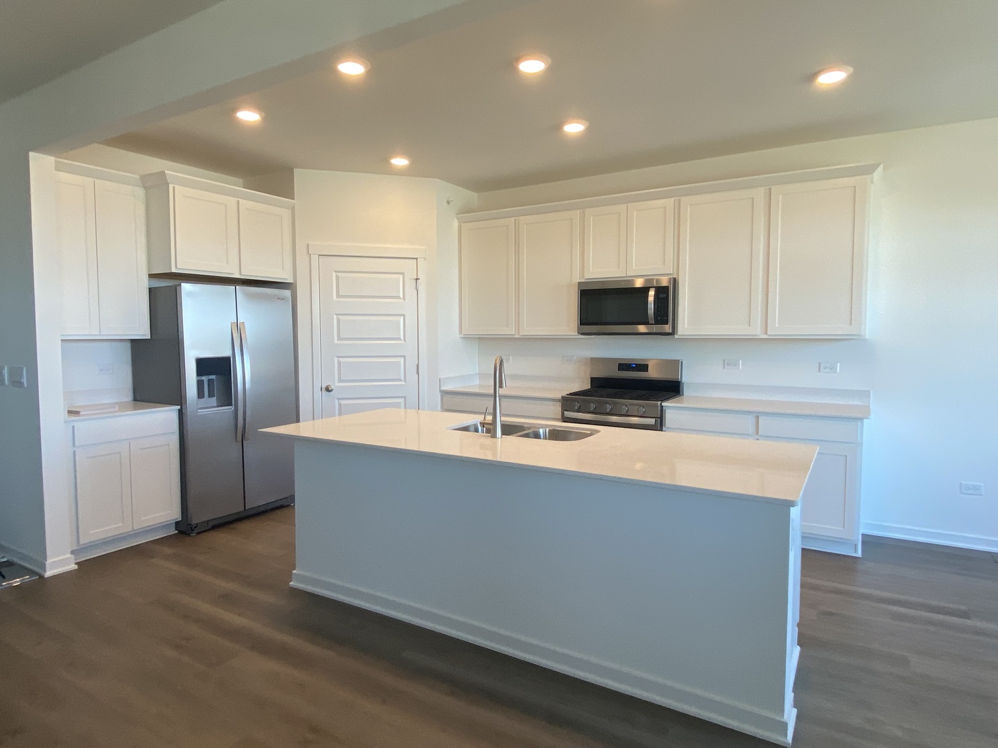 Bartlett, Illinois 60103, United States, 4 Bedrooms Bedrooms, ,2 BathroomsBathrooms,Residential,Active,242702