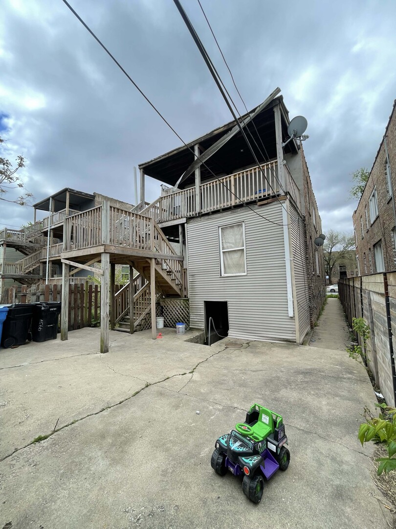 4930 W Adams Street
