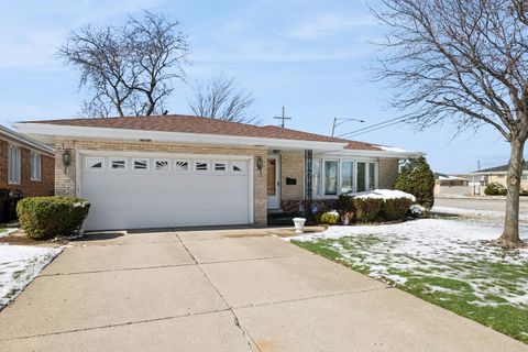 4738 N Potawatomie Avenue Chicago IL 60656