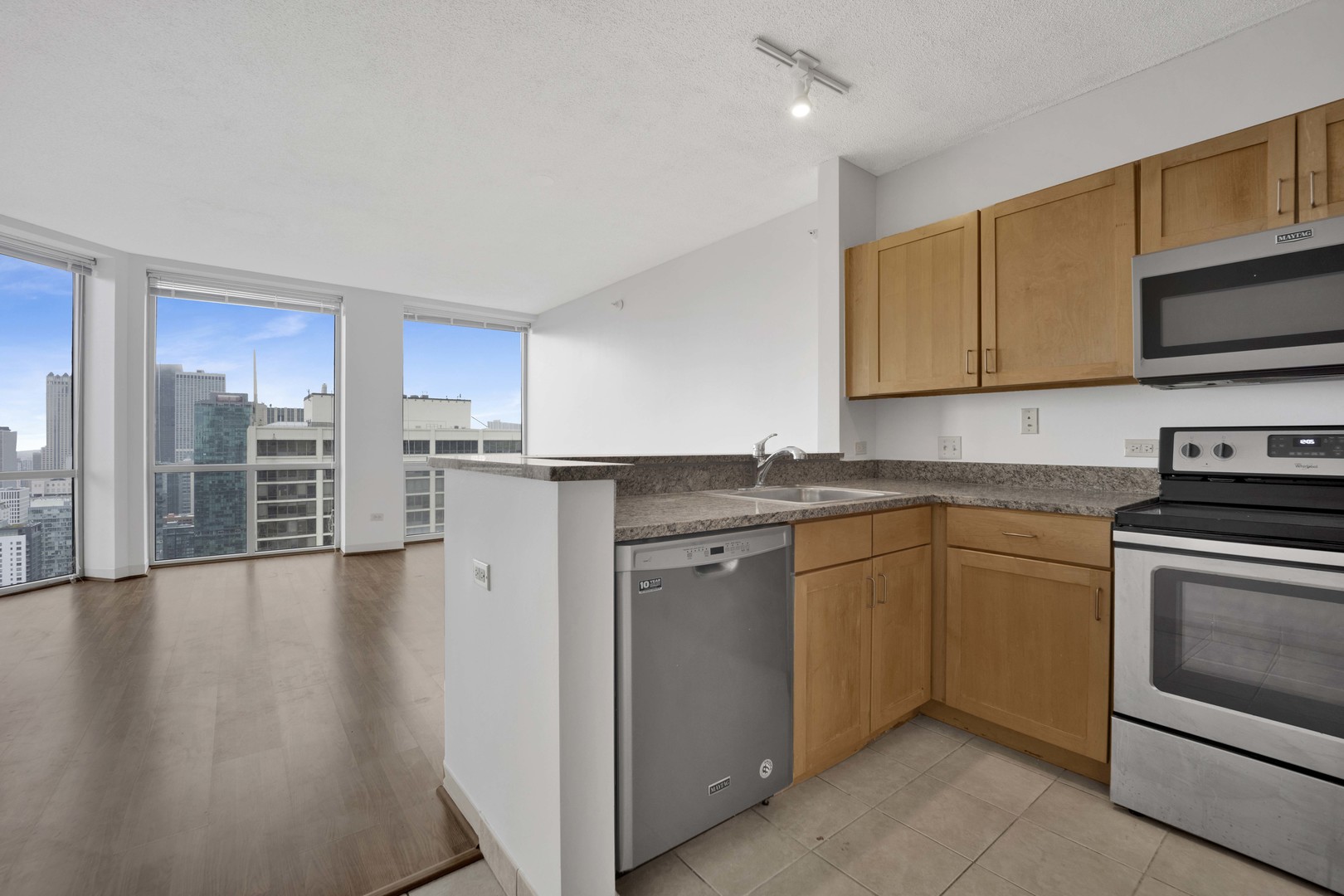 222 N Columbus Drive 4606