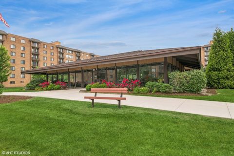 Tiny photo for 1717 W Crystal Lane #701, Mount Prospect, IL 60056 (MLS # 12548006)