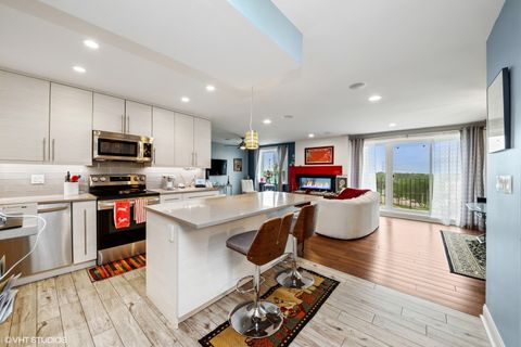 Tiny photo for 1717 W Crystal Lane #701, Mount Prospect, IL 60056 (MLS # 12548006)