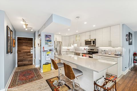 Tiny photo for 1717 W Crystal Lane #701, Mount Prospect, IL 60056 (MLS # 12548006)