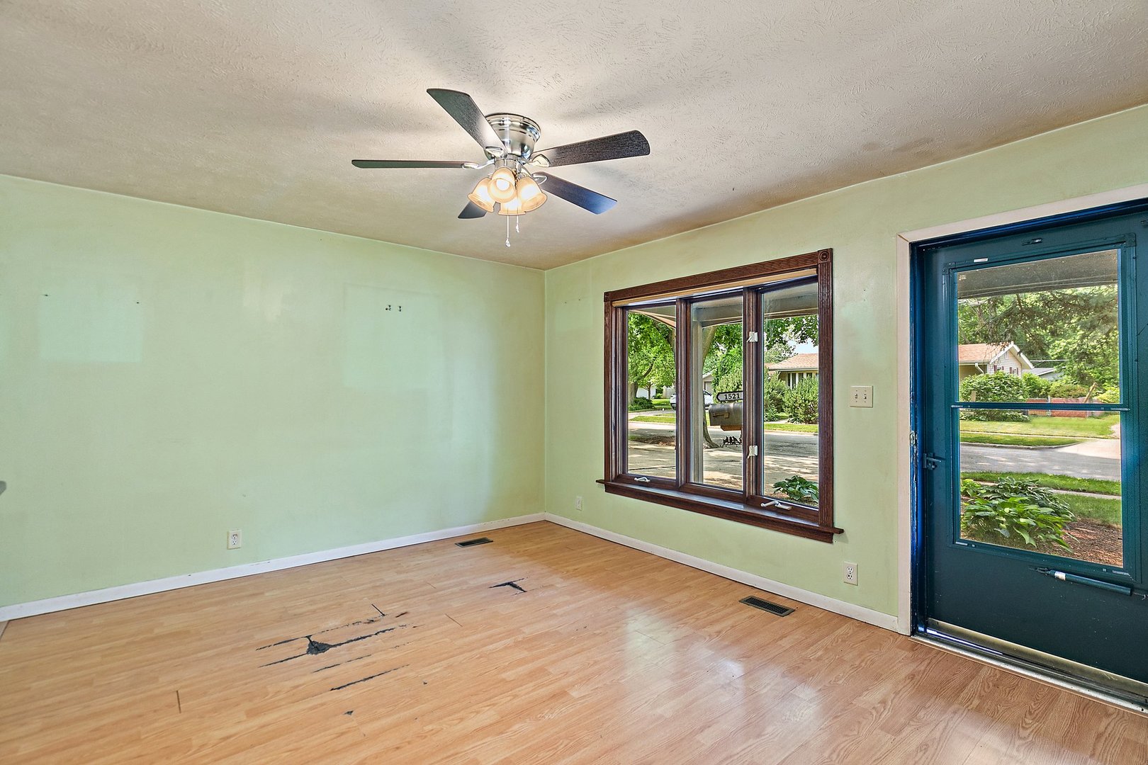 1521 Hulmes Drive