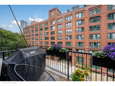 Tiny photo for 420 W Ontario Street #405, Chicago, IL 60654 (MLS # 12753902)