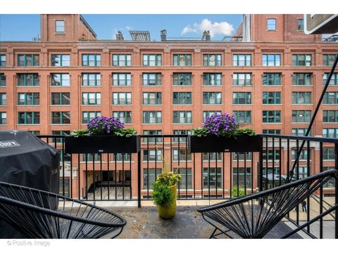 Tiny photo for 420 W Ontario Street #405, Chicago, IL 60654 (MLS # 12753902)