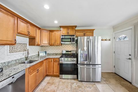 Tiny photo for 51 W Crystal Avenue, Lombard, IL 60148 (MLS # 12623092)