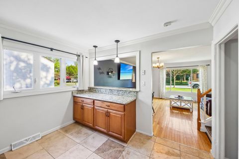 Tiny photo for 51 W Crystal Avenue, Lombard, IL 60148 (MLS # 12623092)