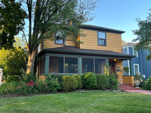 310 W Fremont Street Arlington Heights IL 60004