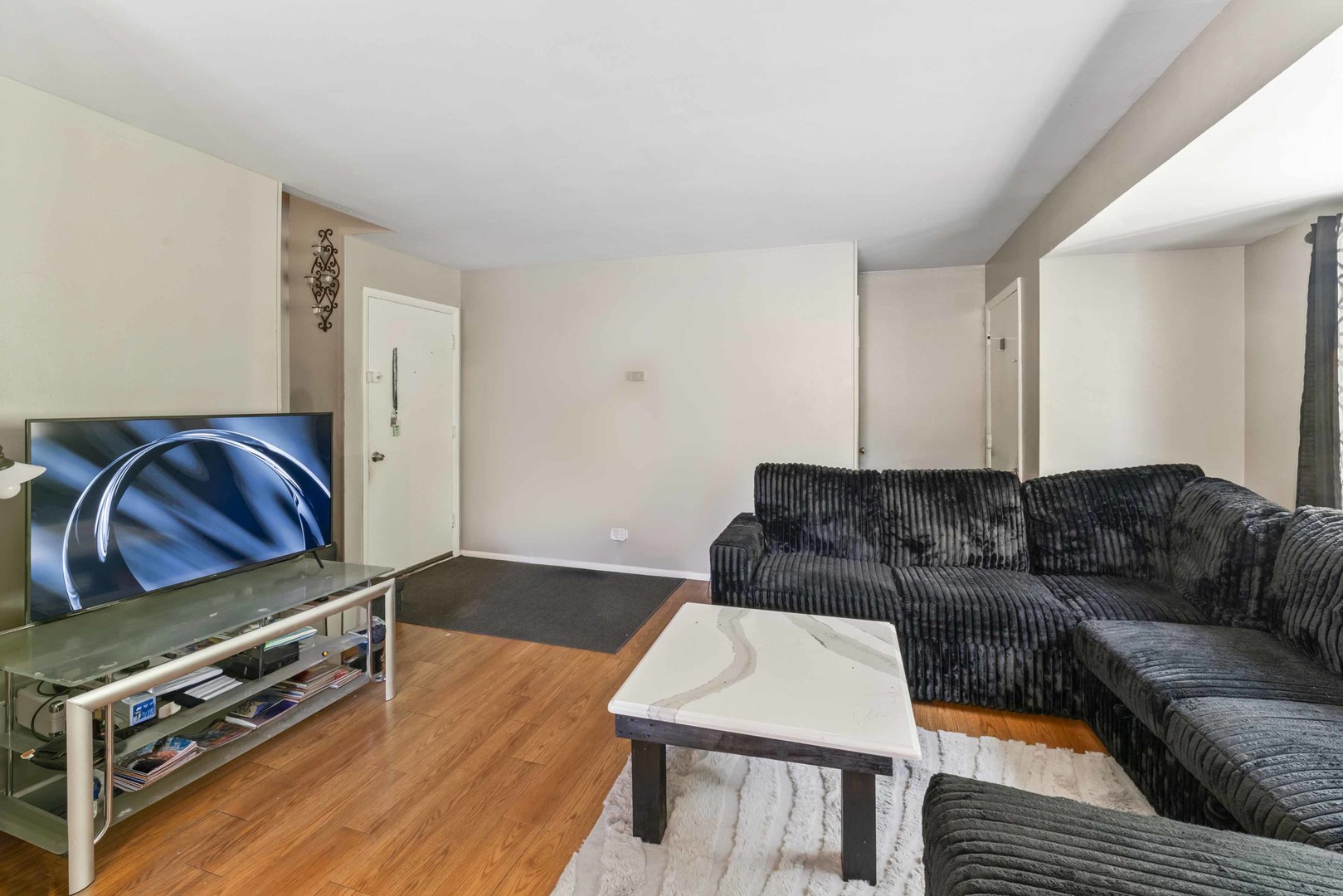 2504 Algonquin Road 17