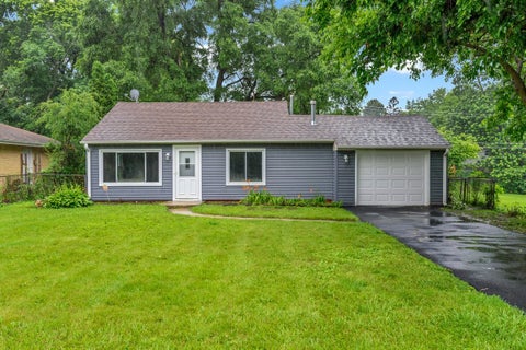 Photo of 32910 N Meadow Road, Grayslake, IL 60030 (MLS # 12689153)