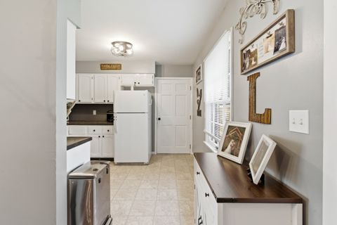 Tiny photo for 1810 W Chestnut Street, Marion, IL 62959 (MLS # 12620683)