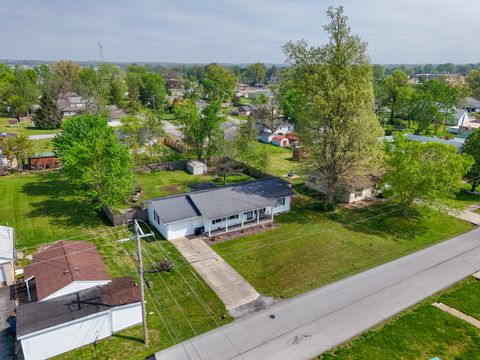 Tiny photo for 1810 W Chestnut Street, Marion, IL 62959 (MLS # 12620683)