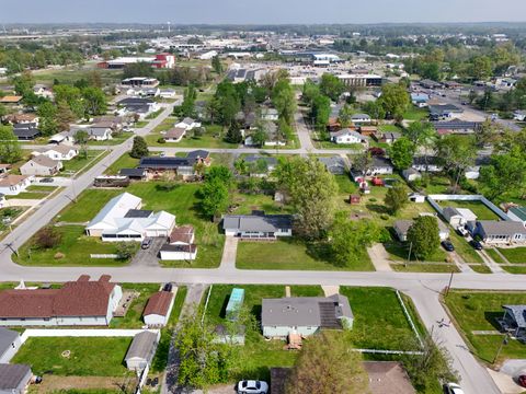 Tiny photo for 1810 W Chestnut Street, Marion, IL 62959 (MLS # 12620683)