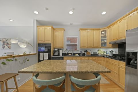 Tiny photo for 335 W Evergreen Avenue, Chicago, IL 60610 (MLS # 12579383)