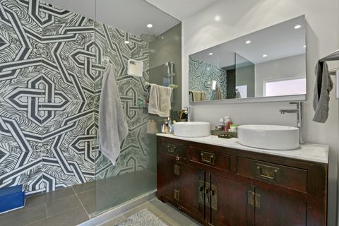 Tiny photo for 335 W Evergreen Avenue, Chicago, IL 60610 (MLS # 12579383)