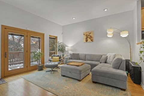 Tiny photo for 335 W Evergreen Avenue, Chicago, IL 60610 (MLS # 12579383)