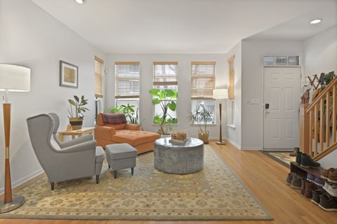 Tiny photo for 335 W Evergreen Avenue, Chicago, IL 60610 (MLS # 12579383)