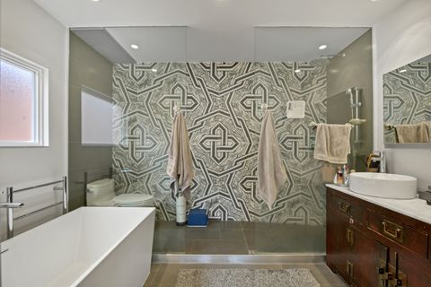 Tiny photo for 335 W Evergreen Avenue, Chicago, IL 60610 (MLS # 12579383)