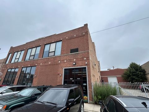 1621 W Carroll Avenue Chicago IL 60607