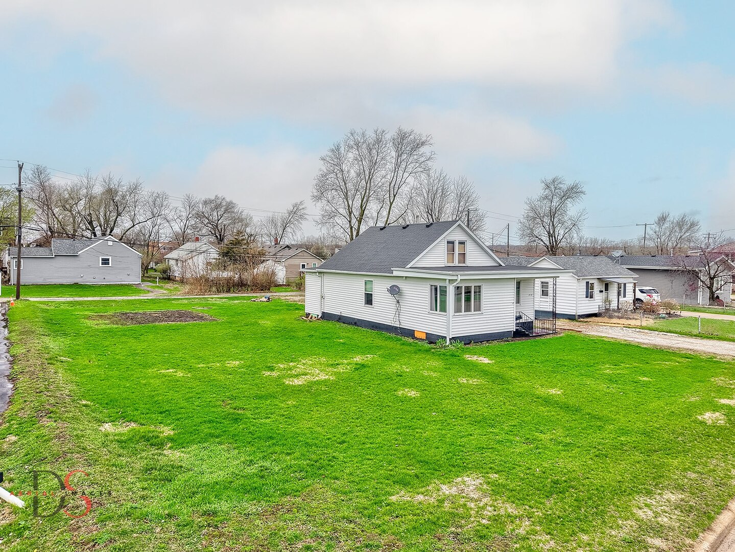 319 Railroad Avenue