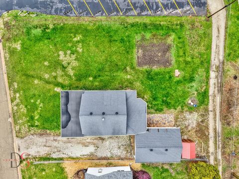 Tiny photo for 319 Railroad Avenue, Ottawa, IL 61350 (MLS # 12610077)