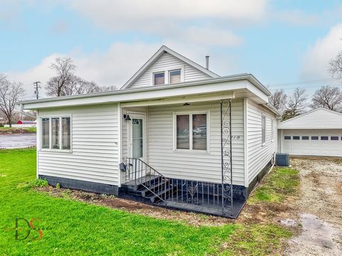 Tiny photo for 319 Railroad Avenue, Ottawa, IL 61350 (MLS # 12610077)