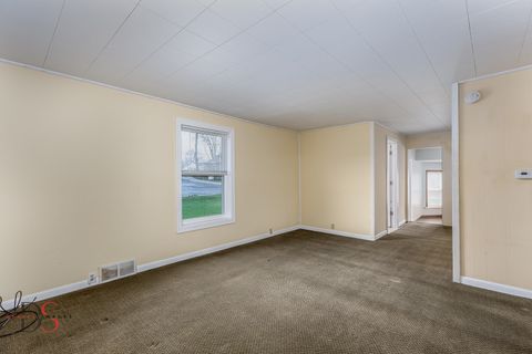 Tiny photo for 319 Railroad Avenue, Ottawa, IL 61350 (MLS # 12610077)