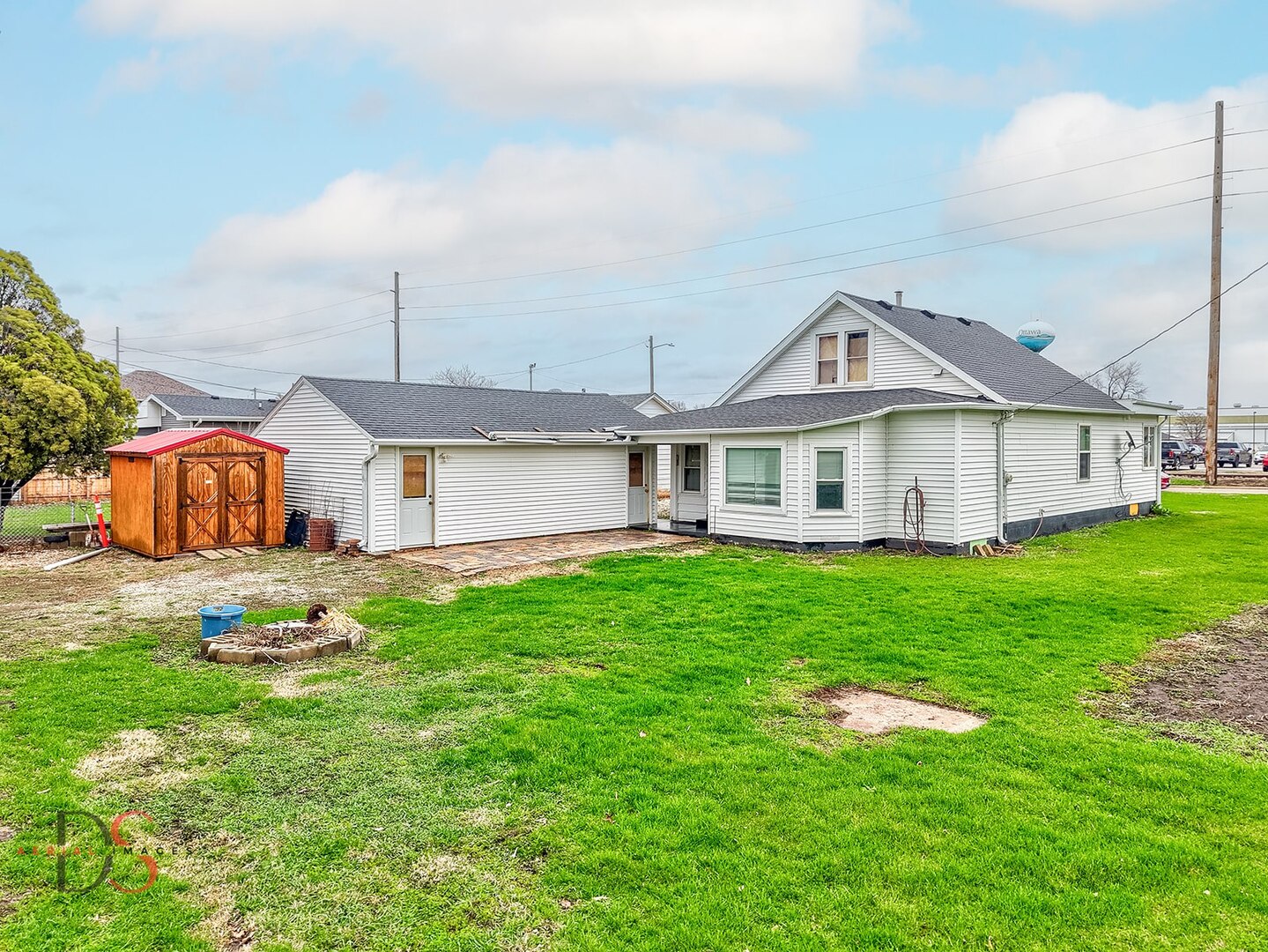 319 Railroad Avenue