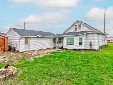 Tiny photo for 319 Railroad Avenue, Ottawa, IL 61350 (MLS # 12610077)