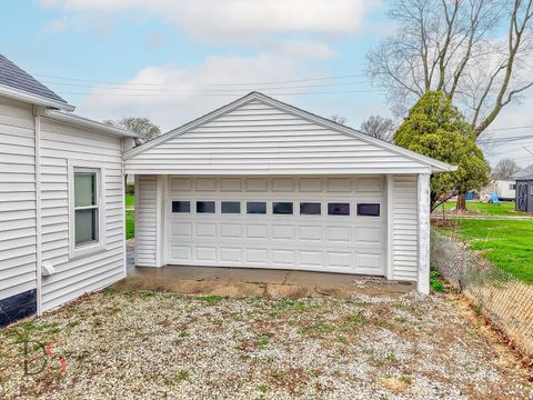 Tiny photo for 319 Railroad Avenue, Ottawa, IL 61350 (MLS # 12610077)