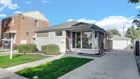 Photo of 5237 S Natoma Avenue, Chicago, IL 60638 (MLS # 12786608)