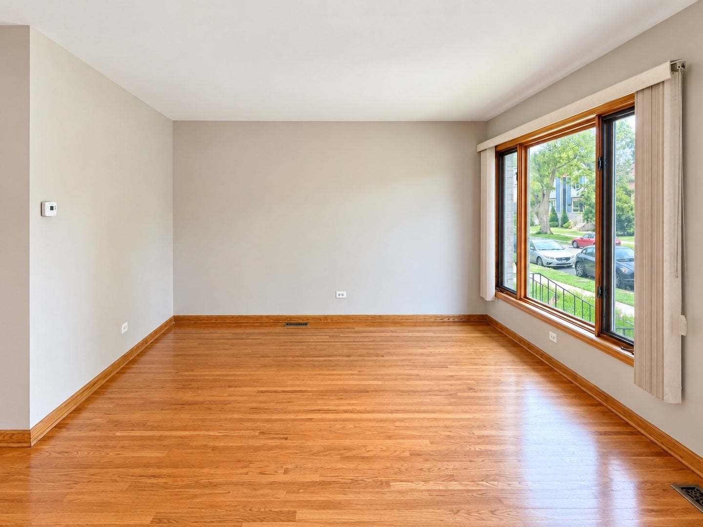 5203 W Carmen Avenue