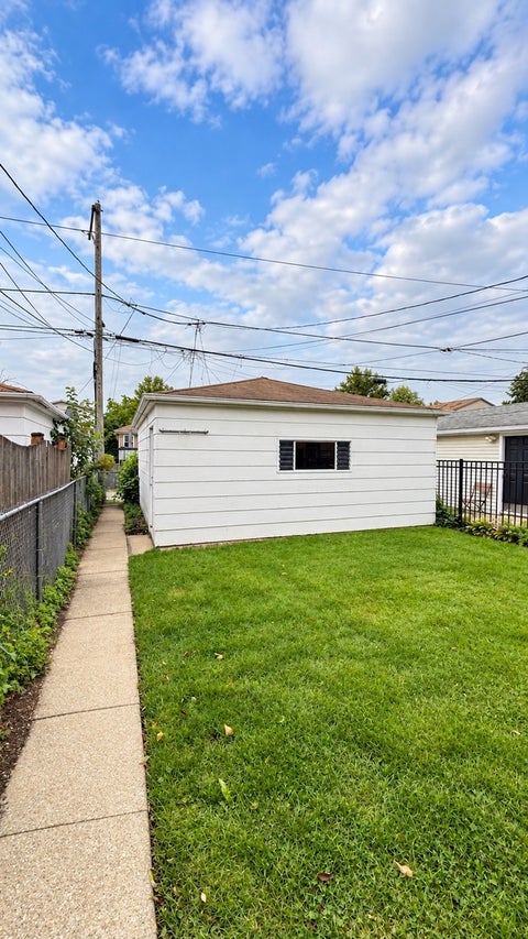 Tiny photo for 5203 W Carmen Avenue, Chicago, IL 60630 (MLS # 12768228)